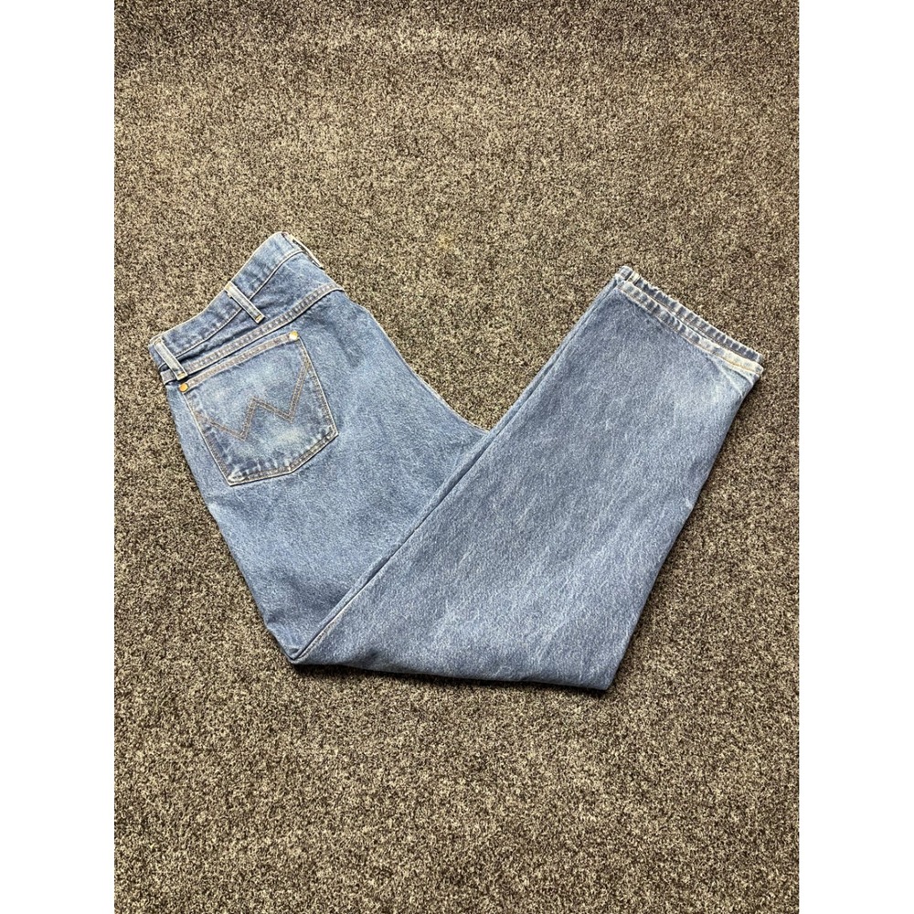 Wrangler Cowboy Cut Relaxed Fit Blue Jeans Mens 42x32 Medium Wash Denim 31MWZPW